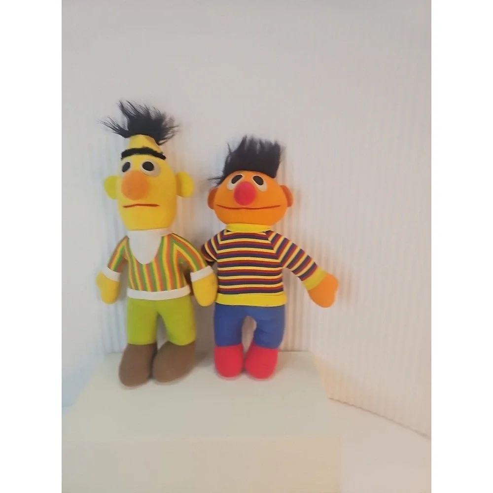 VINTAGE stuffed Sesame Street Bert And Earnie Stuffed Plush , Lot , 8 Intch